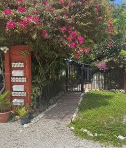 2928 Louise St, Miami, FL, 33133