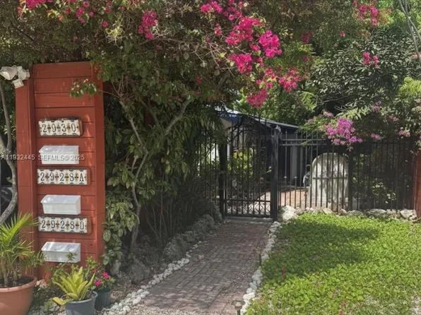 2928 Louise St, Miami, FL 33133