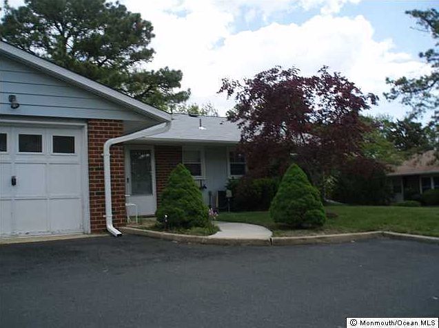 2nd image of 864 Inverness Court #A