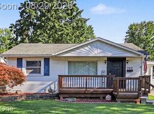 543 Atwater St, Lake Orion, MI 48362