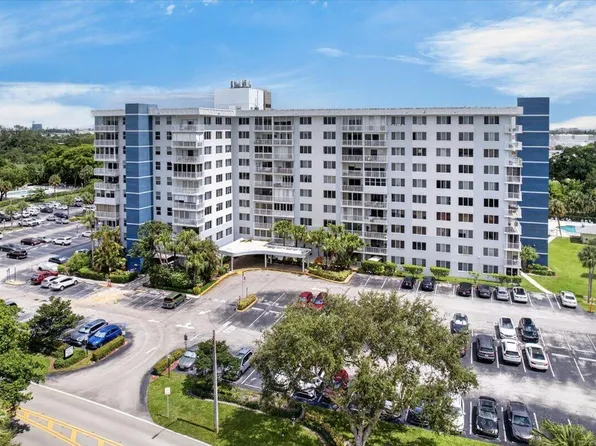 4200 Hillcrest Drive, Hollywood, FL 33021