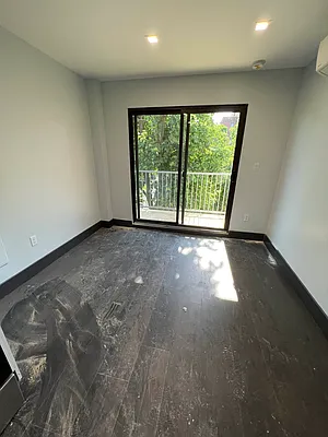 Rented by Delmark Realty LLC | media 34