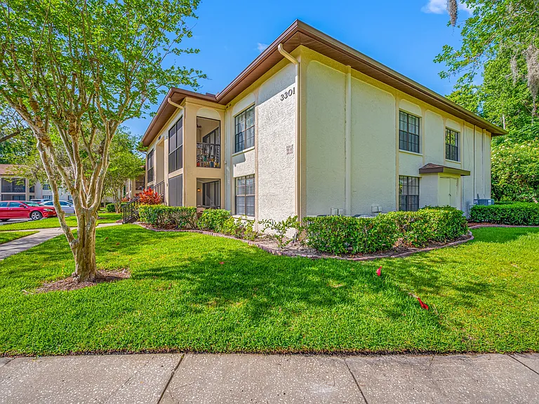 3301 Crystal Ct #D — Photo 37