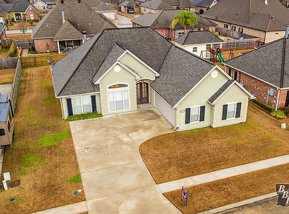 2nd image of 210 Lakewood Dr