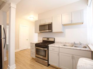 2457 E 73rd St #2E, Chicago, IL 60649