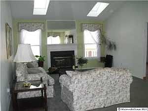 2nd image of 333 Gardenia Dr