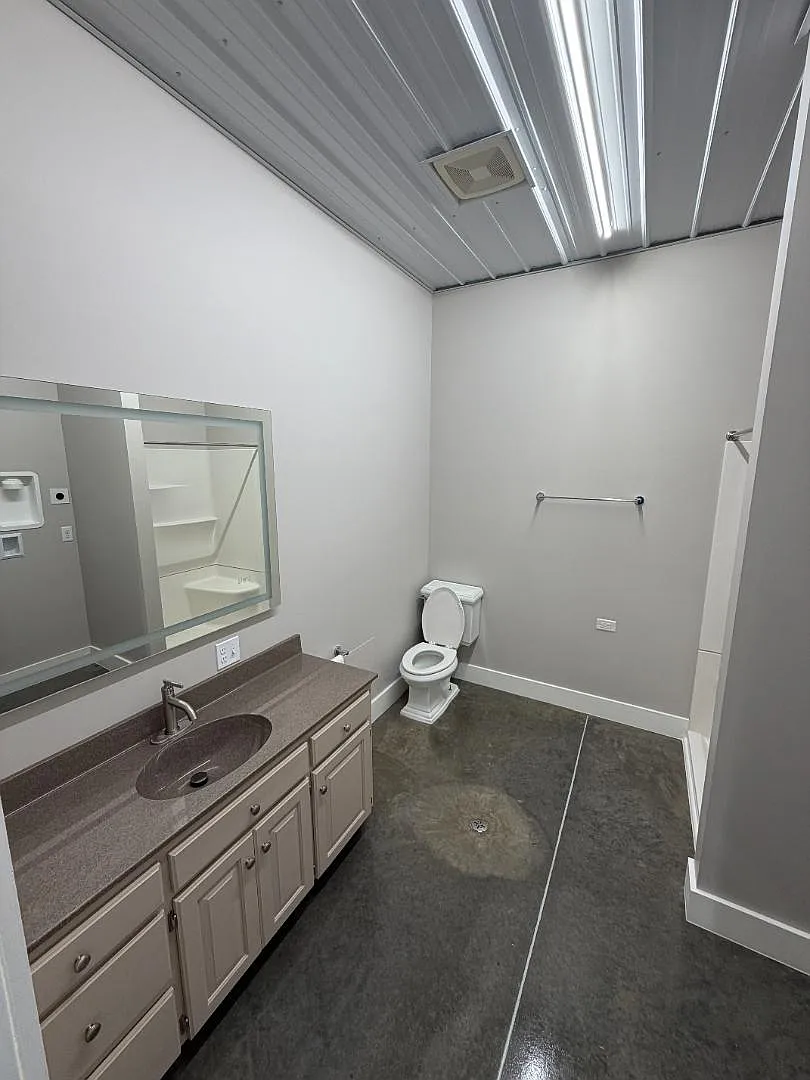 10748 State Highway D — Photo 3