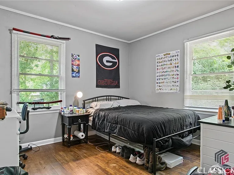 135 Hillside St — Photo 12