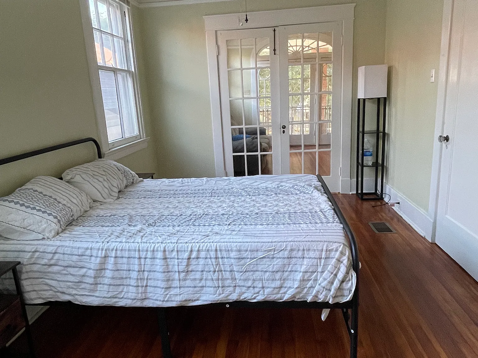 4316-4318 Fontainebleau Dr — Photo 3