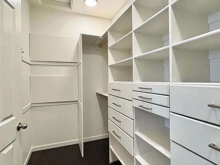 874 Erin Way — Photo 18