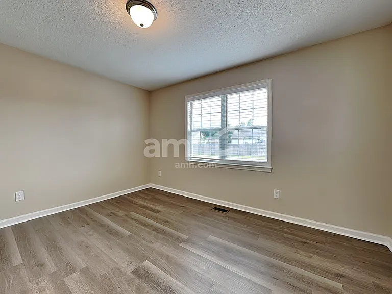 96 Imperial Dr — Photo 19