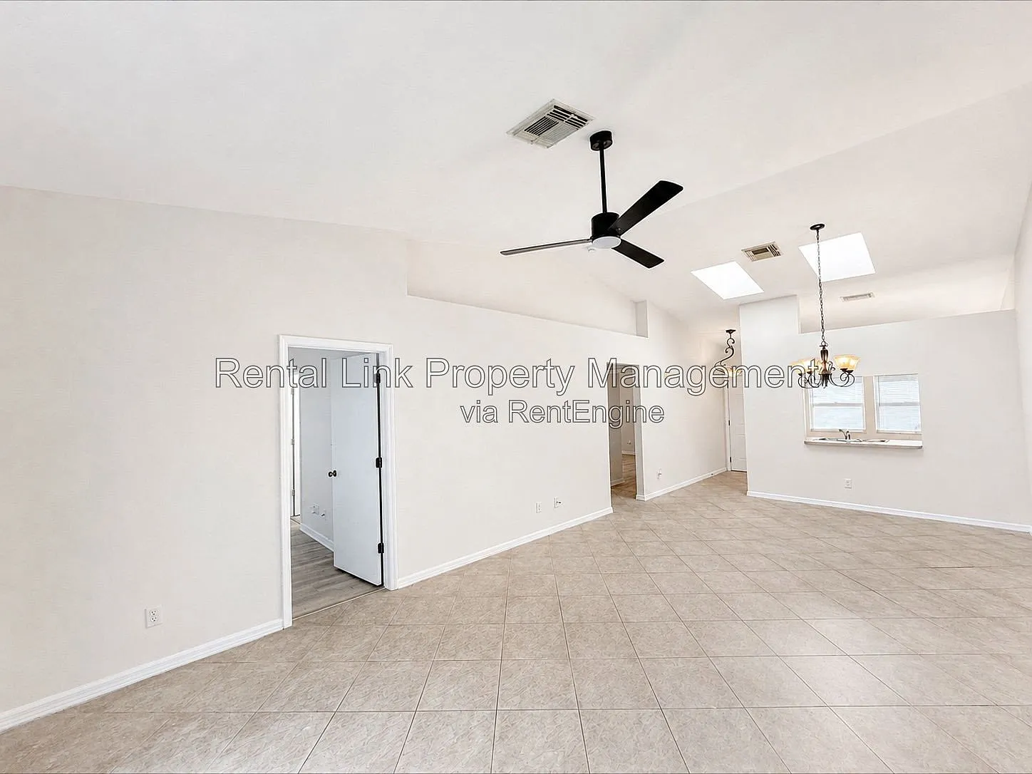 2 bed, 2.0 bath, 1008 sqft, $1,300 — Photo 4