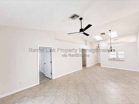 4th image of 320 SW 3rd Pl APT 3