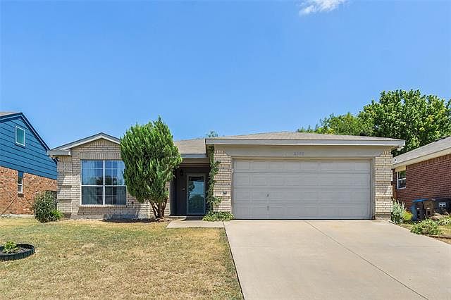 1st image of 2705 Briscoe Dr