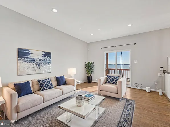 120 Villa Capri Cir, Essex, MD 21221