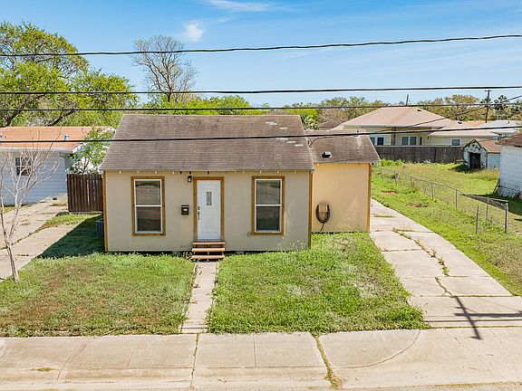 3rd image of 321 Paloma St