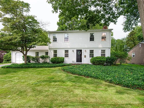 26 Fenwick Rd, Riverside, RI 02915