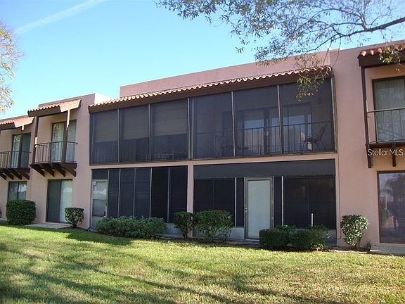 2nd image of 215 LA CASA #215