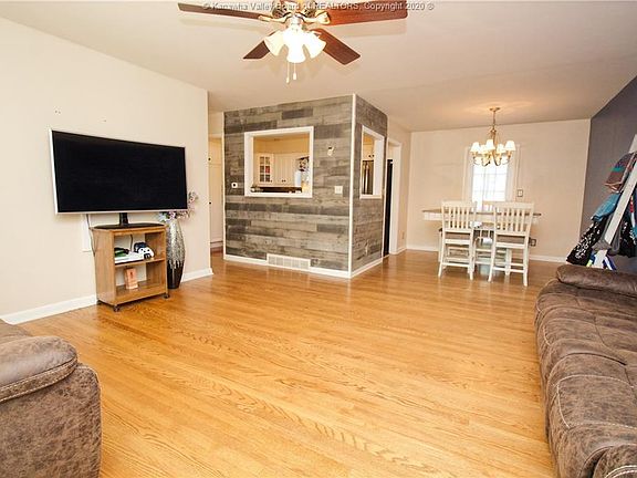 3rd image of 1020 Garnas Ln