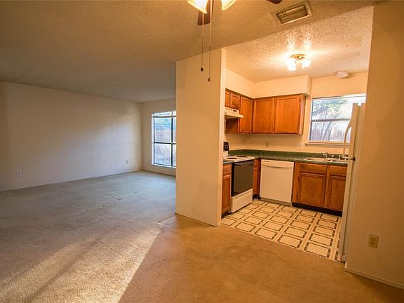 4th image of 2617 Santa Barbara Dr