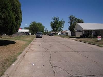 3rd image of 1816 NW Lindy Ave