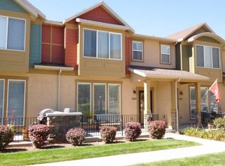 929 N Farmington Xing, Farmington, UT 84025