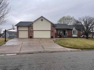 443 Streamside St, Clearwater, KS 67026