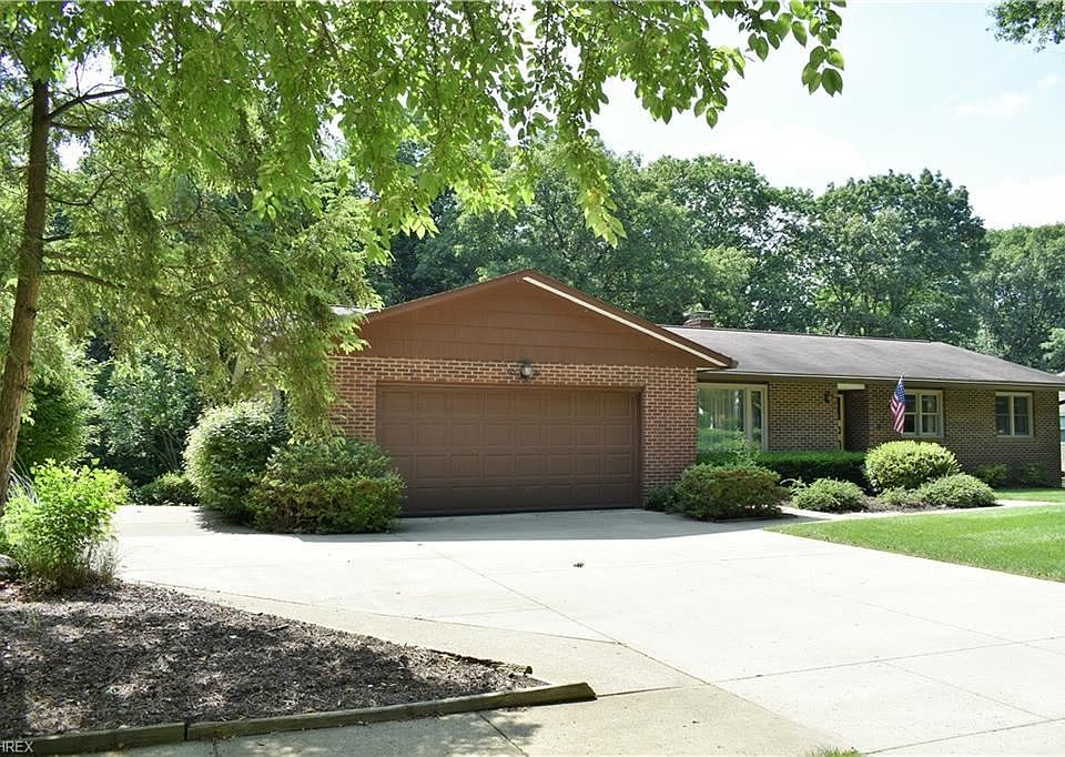 1st image of 2612 Tanglewood Dr