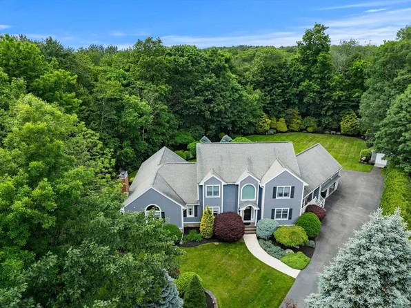 5 Mustang Cir, Danvers, MA 01923