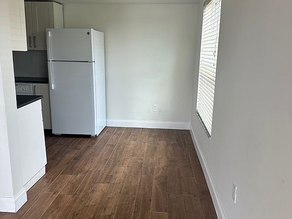 5th image of 315 SE 23rd Ave APT 4