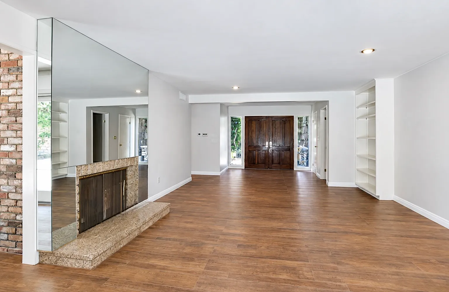 4 bed, 3.5 bath, 2850 sqft, $8,200 — Photo 4