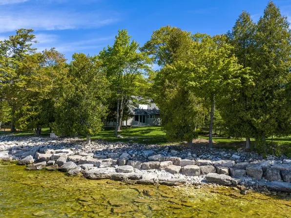 4174 Glidden Dr, Sturgeon Bay, WI 54235