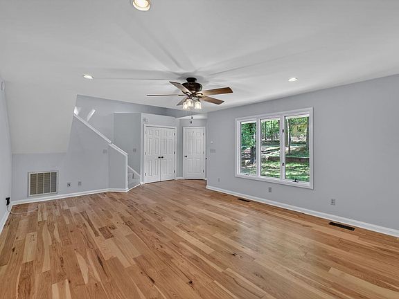 5th image of 32 Wildwood Dr