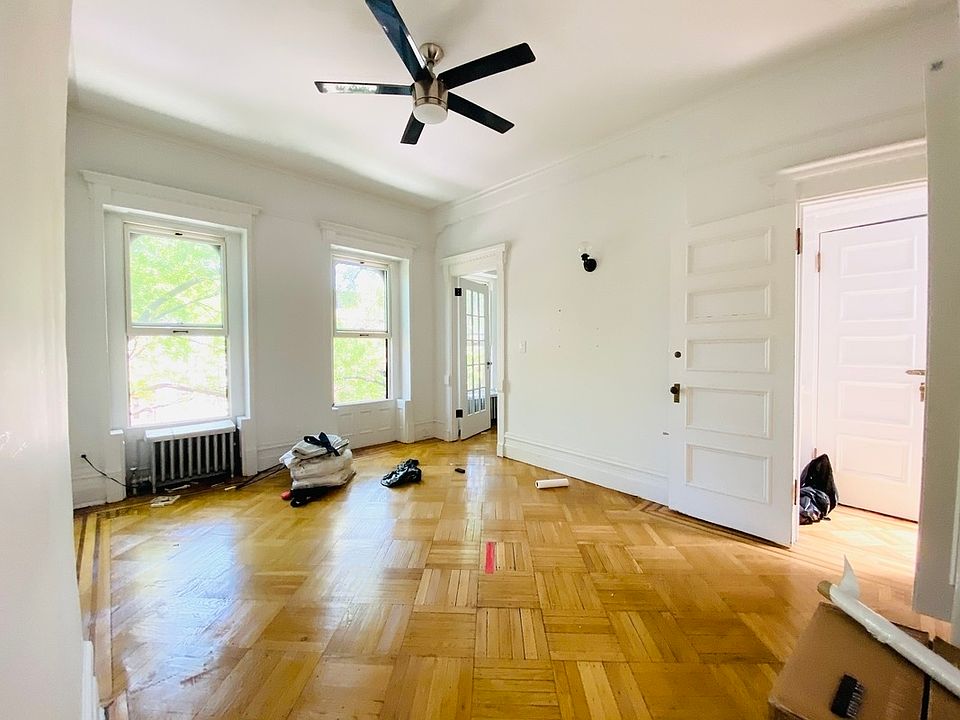 1st image of 406 Park Pl APT 2