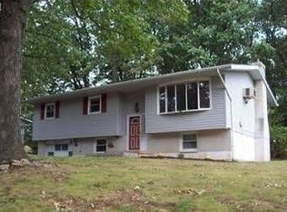 807 Whittier Dr, Allentown, PA
