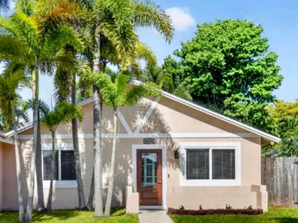 8699 Uranus Terrace, West Palm Beach, FL 33403