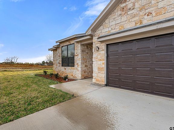 2nd image of 218 Nolan Farms Dr