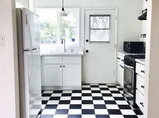 5586 W 82nd St, Los Angeles, CA 90045