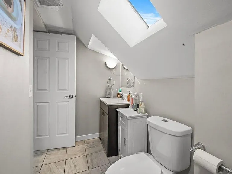 2742 California St NE #2 — Photo 15