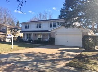 3301 River Falls Dr, Northbrook, IL