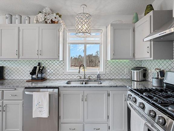 5th image of 33174 Flamingo St NW