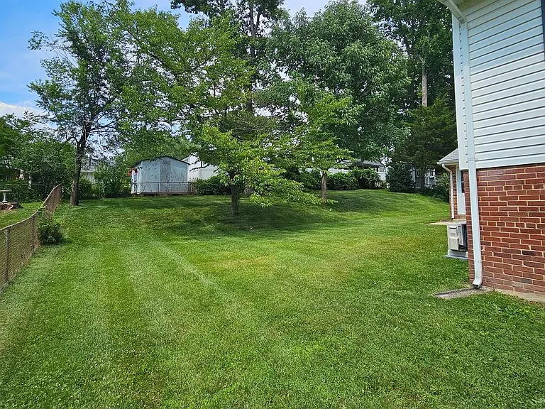 7606 Gresham St — Photo 33
