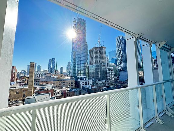 4th image of 89 Queen St E #99
