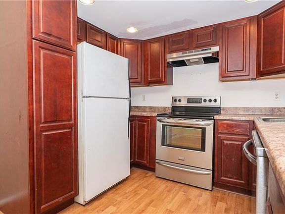 4th image of 22 Northgate Dr