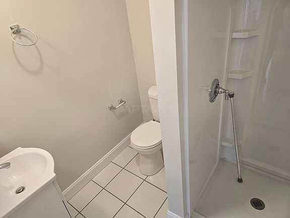 5th image of 58 Hawthorne St #1