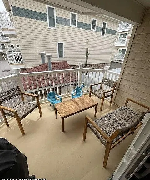 21 Blaine Ave #24 — Photo 11