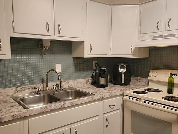 2nd image of 9067 Villaridge Ct APT D