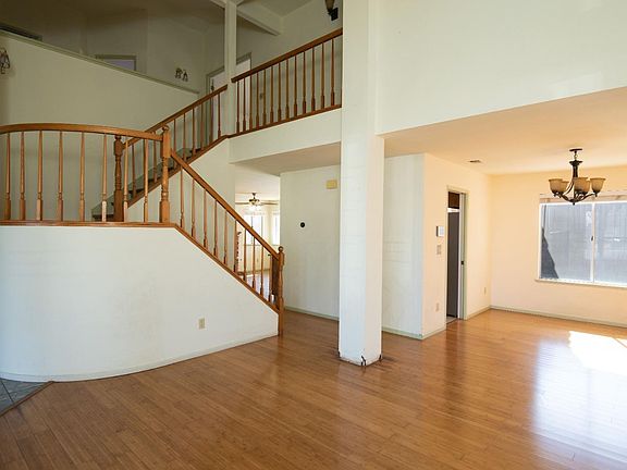 4th image of 2836 Marsh Creek Ln