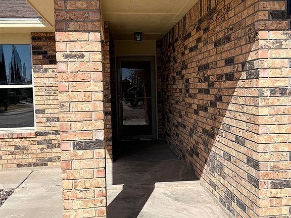 3rd image of 832 Sherwood Dr