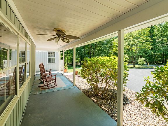 4th image of 81 Lakehaven Pl